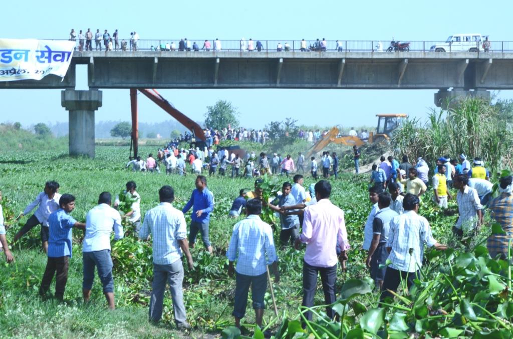 Neer Foundation's "My Hindon – My Initiative" under "Nirmal Hindon Initiative" undertakes programs for the restoration of the waters of the Hindon by bringing together volunteers and activists. The initiative and much of the mobilization has been spearheaded by founding member Raman Kant Tyagi also involved in rejuvenating the Kali river. Notable programs include undertaking a journey in 2017 to find out the true origination of the river and its condition. The foundation periodically organizes cleanliness drives.