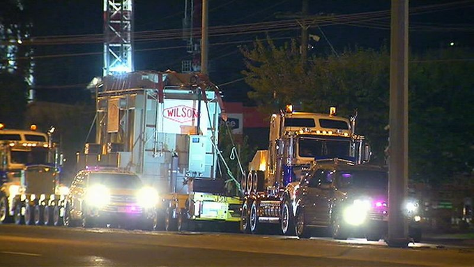 Transform makes its way to the project site. Manufactured by Wilson Transformer Co in Melbourne, it weighs 320 tonnes is 68.5 metres long, 4.5m wide and 5.5m high. 
Transported by 3 prime movers, two trucks pulling it and one at the rear pushing.