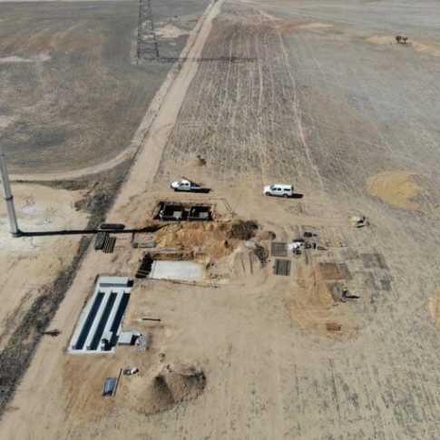 Bulk earthworks to prepare the site for installation of the solar panels and substation equipment are under way.  The substation installation is progressing with equipment foundations being poured, the installation of the control room and erection of the gantry. High voltage wires to connect the substation to Western Power’s Merredin Terminus have been strung and to be energised once the substation and farm are substantially complete.