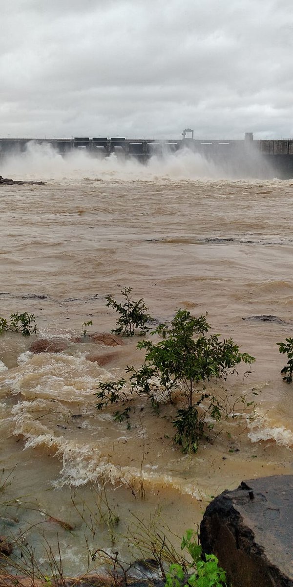 Rengali Dam. At 104% of its live storage capacity of 3,413,710 million litres. Water levels at 124 m as against FRL of 123 m. CWC notifies dam authorities as water levels cross dam's FRL. Close watch  to be maintained in gate operation of reservoir taking into account any local heavy rainfall in its catchment to avoid touching MWL.