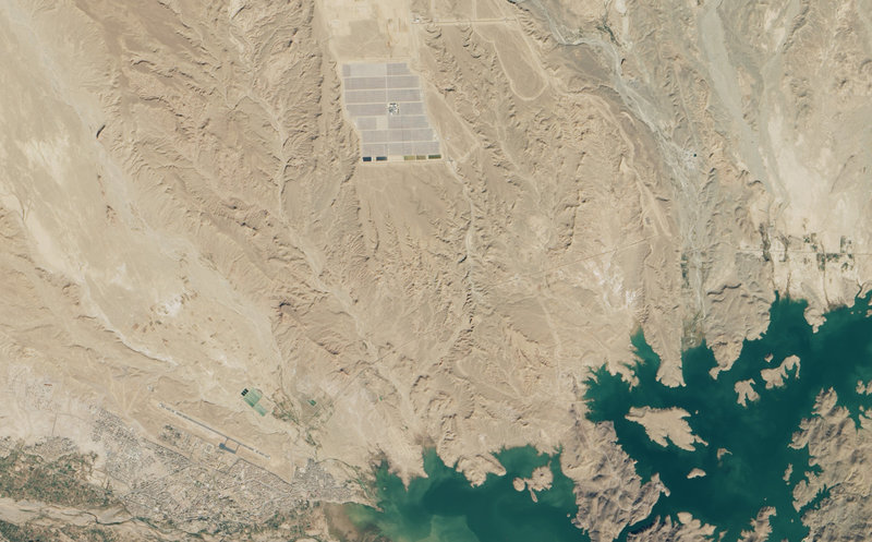 area on which the Noor II complex is built - large enough to be seen from space.