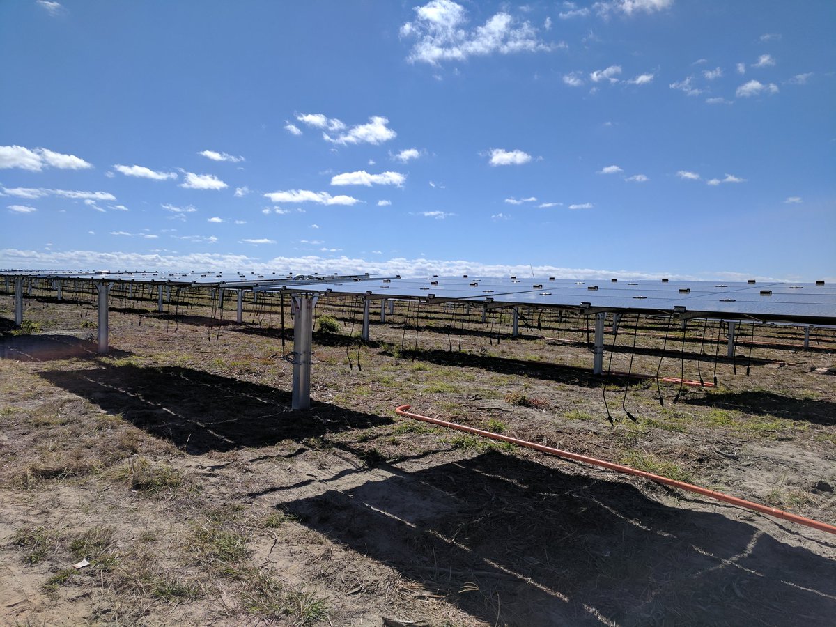 Arrays mounted on tracking systems on field.