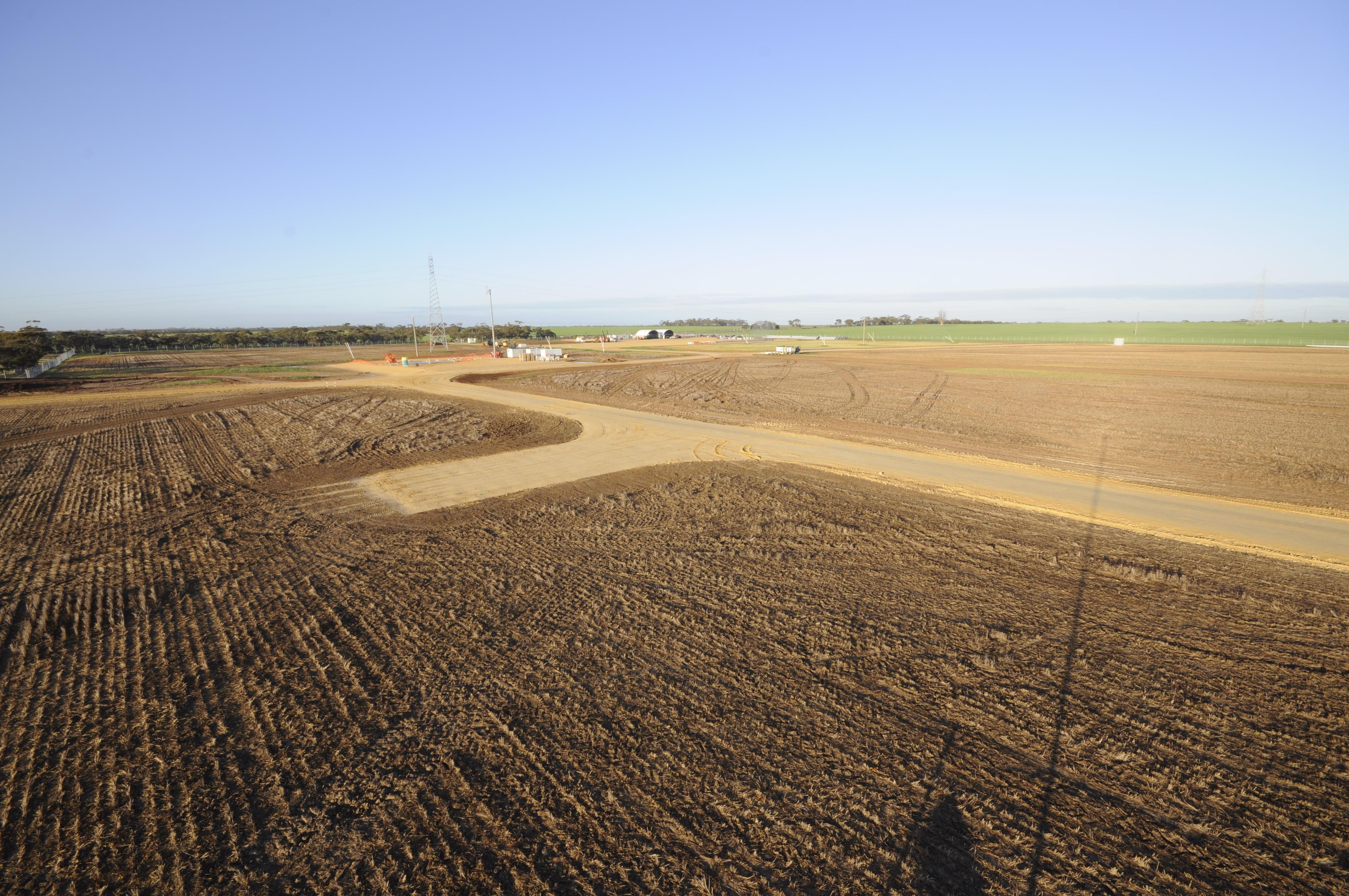 RCR Tomlinson has secured a more than $80 million contract with Edify Energy and Wirsol Energy for both engineering, procurement and construction (EPC) and operation and maintenance (O&M) services.