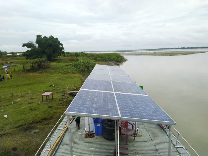 C-NES signed an agreement with the Bangalore-based SELCO Foundation in order to power the clinics with solar energy. Prior to use of solar power, the boats equipped with medicines and laboratory equipment were running on kerosene powered generators, which led to frequent power interruption. This caused vaccine spoilage, interruption in the use of essential medical and diagnostic devices, and lack of even the most basic lighting and communication for maternal delivery and emergency procedures.