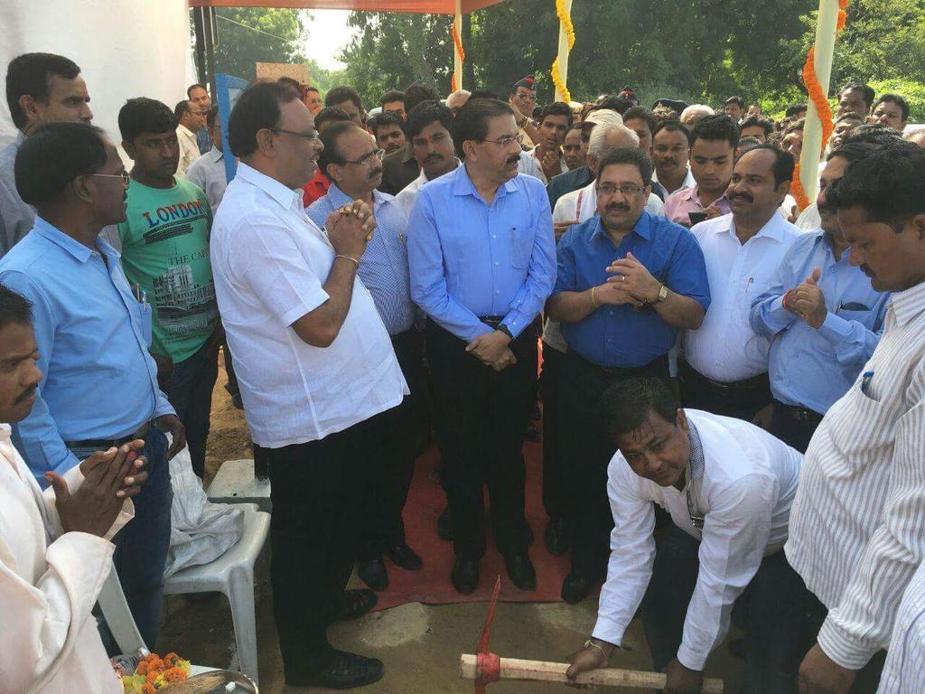of road between Bina Village to Bina Sangam, concreted by Team Western Coalfields Ltd., was inaugurated by Nagpur's guardian Minister C Bawankule.