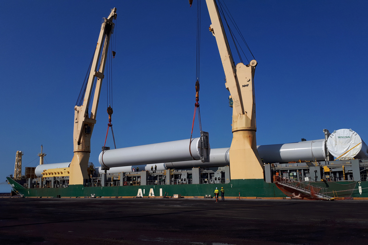 Senvion turbine blades from Germany and Vietnam arrive at the Whyalla Port.