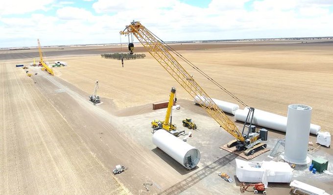 First turbine tower going up. Each blade on on the turbine weighs approx 20 tonnes. The hub weighs approx 49 tonnes, the nacelle approx 131 tonnes and the weight of each tower is a whopping 433 tonnes.