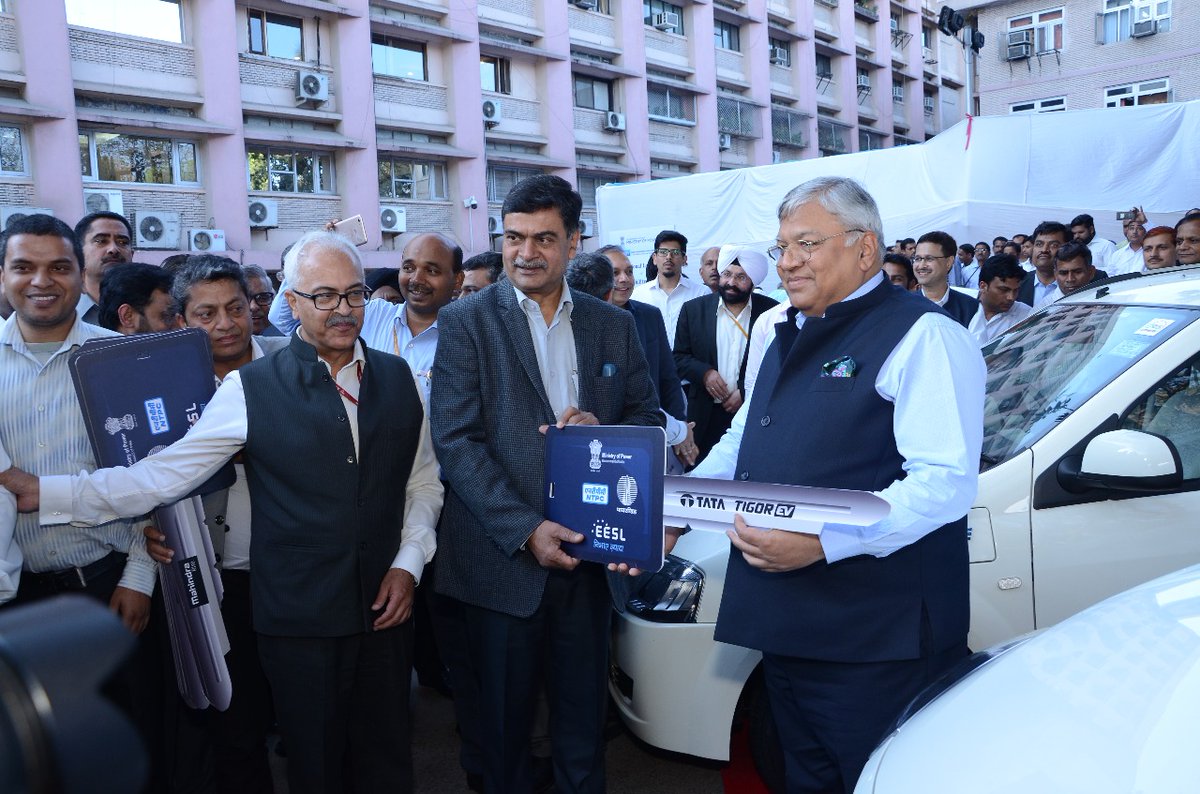 First batch of EVs handed over to officials of NTPC Limited, MNRE, PFCL India, NDMC, SDMC and several ministries.