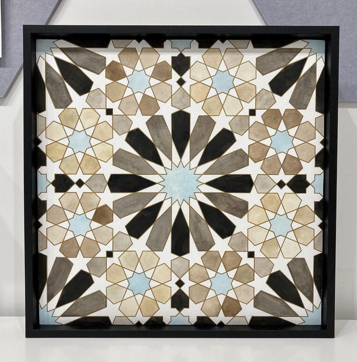 Clarissa Grandi is a UK-based geometric artist & teacher of mathematics. She is influenced by Islamic pattern and explores the interplay between rigid, regular, human-made geometry and nature’s organic, chaotic geometries and symmetries.