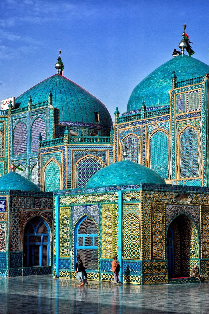 Collection of Islamic buildings and mosques designed using the colour blue. The colour blue (al-azraq) in Islamic tradition often signifies the impenetrable depths of the universe, and turquoise blue is thought to have mystical qualities.